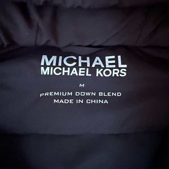 Michael Kors Women’s Size S Black Down Filled Puffer Jacket w/Hood- Fitted Style - Picture 7 of 11